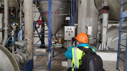 新華社記者來(lái)川維采訪企業(yè)生產(chǎn)和防疫物資原料保供情況